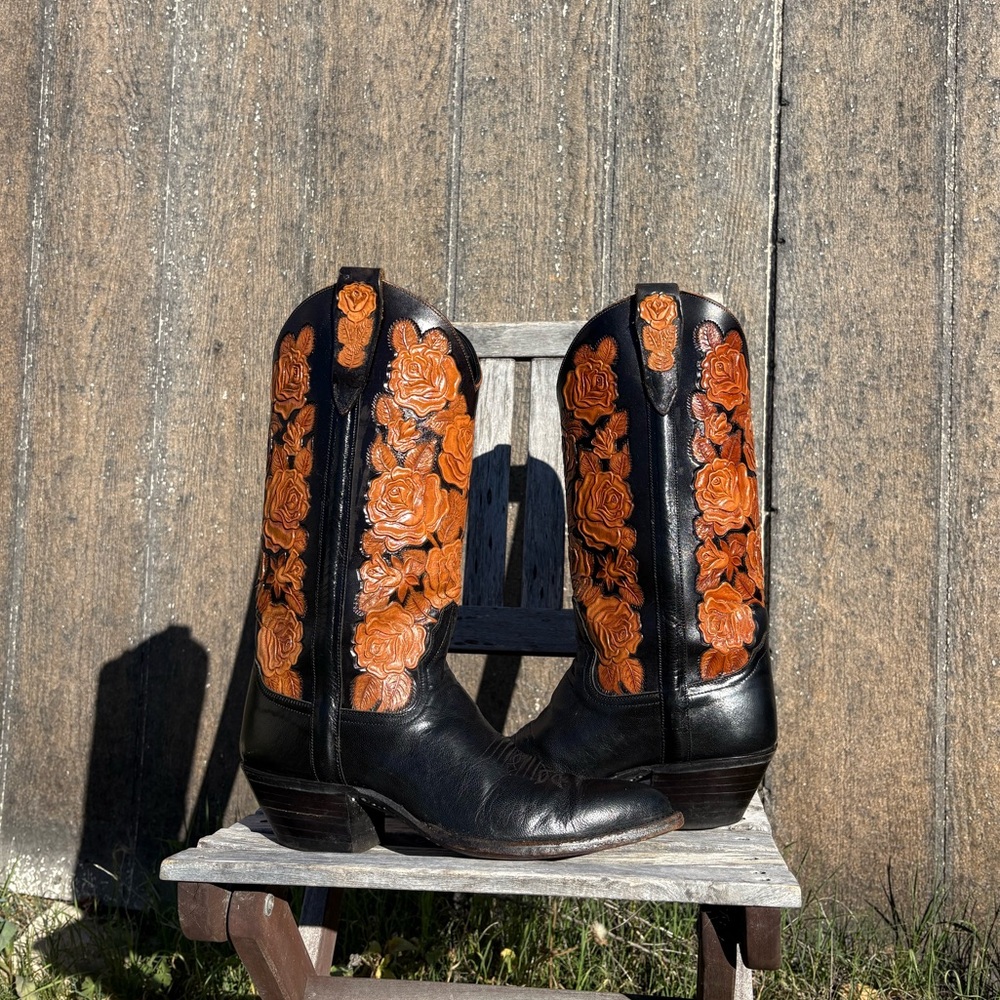 Extremely rare beautiful vintage Larry Mahan size 9A women's cowgirl boots
